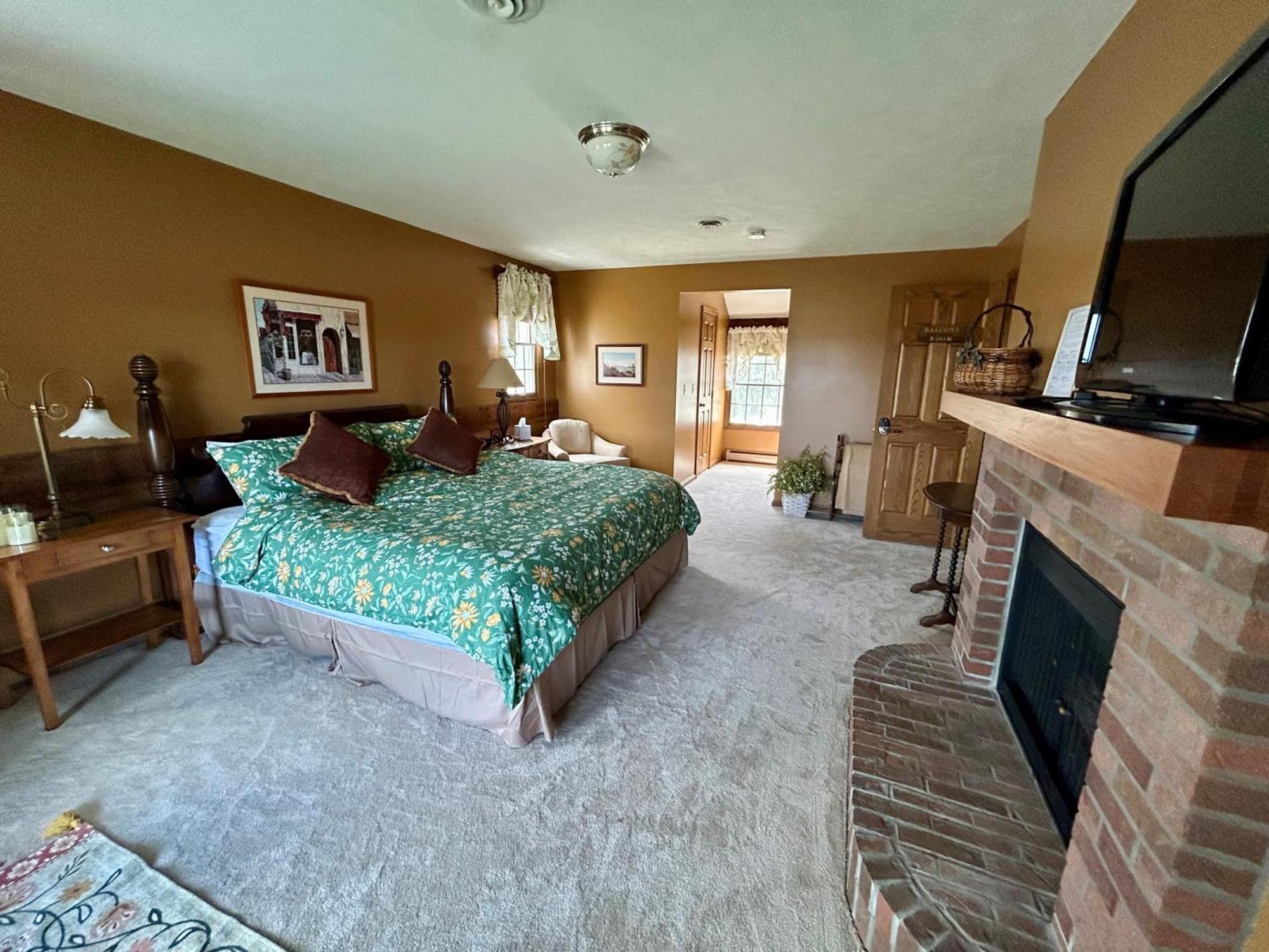 Warner-Concord Farms Bed & Breakfast Geneva Екстериор снимка